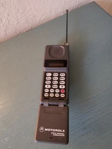 Téléphone à clapet vintage Motorola Digital Personal Communicator 1989 - non testé - Photo 1 sur 9
