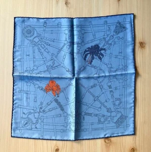 Hermes PARÍS Cuadrado Carre 45 Extravagante Web Mini Bufanda Azul Seda Sin Caja Usada. - Imagen 1 de 18
