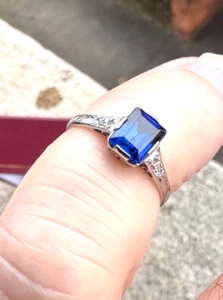Pretty & Sweet 9ct White Gold - Diamonds & Blue Sapphire Ring - Picture 1 of 24