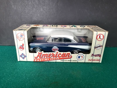 ERTL 1997 压铸银行,1957 年雪佛兰,MN 双胞胎标志,美国消遣系列 - 全新带盒 — 第 1/4 张图片