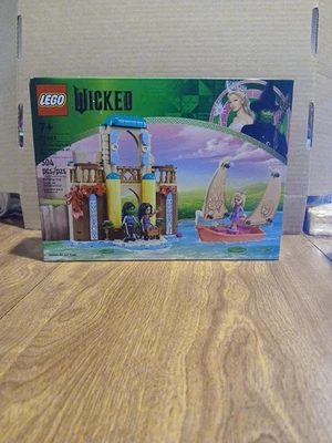 LEGO Wicked: Glinda, Elphaba y Nessarose en la Universidad de Shiz (75681) Foto 1 de 2