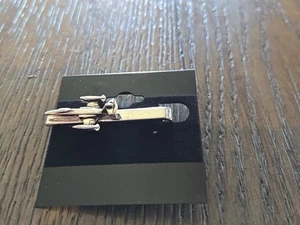 Vintage Rare Vintage Men's Anson Jet Silver Tone Tie Bar Clip Tack Pin - Picture 1 of 3