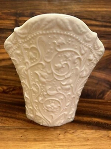 Beautiful Ceramic Pocket Vase And Matching Trinket Box with Lid - Picture 1 of 14