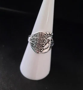 Anillo plateado redondo talla 6 con diseño de puntos y líneas - Imagen 1 de 1