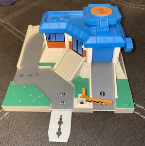 Micro Machines Adventures Police Central Station 1994 (Incomplete) - Picture 1 of 6
