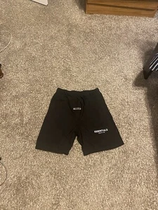 Essentials Shorts - Picture 1 of 3