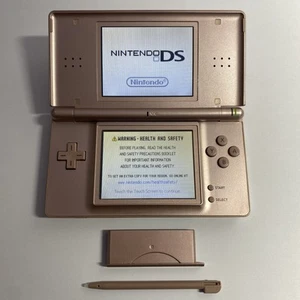 Nintendo DS Lite Console with Stylus - Metallic Rose - Tested Works - DSL502 - Picture 1 of 24