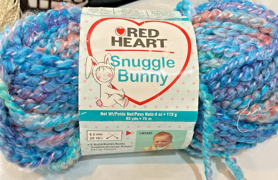 Red Heart Snuggle 兔子纱线 - 蜻蜓或旋转木马,超级笨重 — 第 1/1 张图片