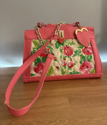 Betsey Johnson искусственной кожи выстеганная сумка розовый розовый цветочный наплечная сумка сумочка - Изображение 1 из 4