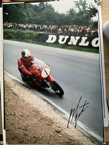 Giacomo Agostini handsigniertes 12x18" Foto TT Isle of Man Autogramm C - Bild 1 von 1
