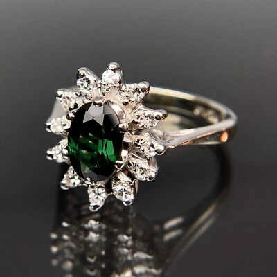 Anel de ouro branco 18k turmalina verde e halo de diamante tamanho 3,25 - Imagem 1 de 4