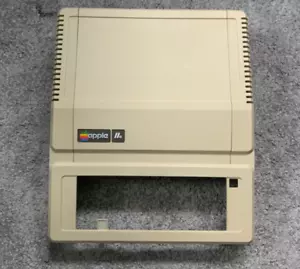 para ordenador Apple II panel principal y tapa COMPRADORES INTERNACIONALES BIENVENIDOS r.199/120 - Imagen 1 de 11
