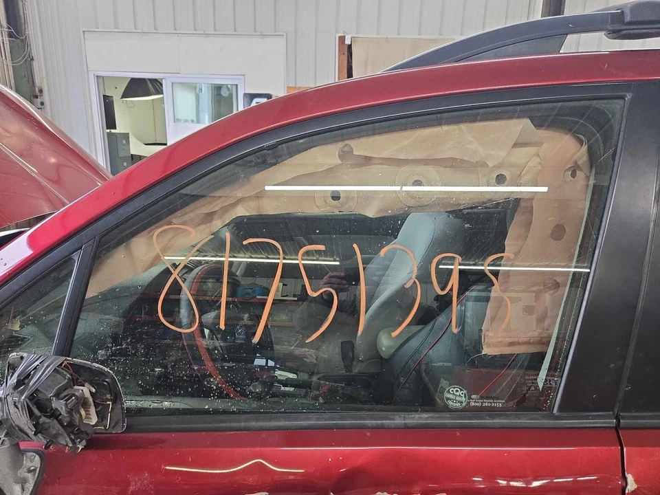 Puerta delantera izquierda usada vidrio delantero se adapta a: Subaru Forester 2014 delantero izquierdo grado A Foto 1 de 4