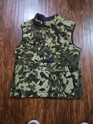 Colete técnico Nike Matthew Williams MMW camuflado assimétrico com zíper pequeno - Imagem 1 de 4