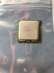 Intel Pentium D 820 2.8GHz /2M /800 / 05A CPU SL8CP socket 775 dual-core - Picture 1 of 5