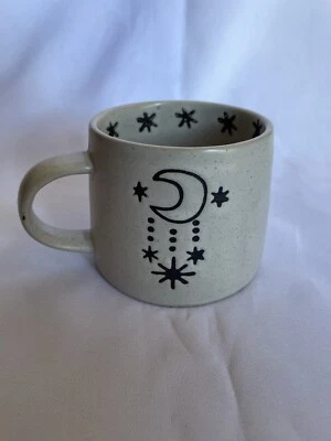 Taza de cerámica hecha a mano Indaba: diseño luna y estrella, única y artística Foto 1 de 4
