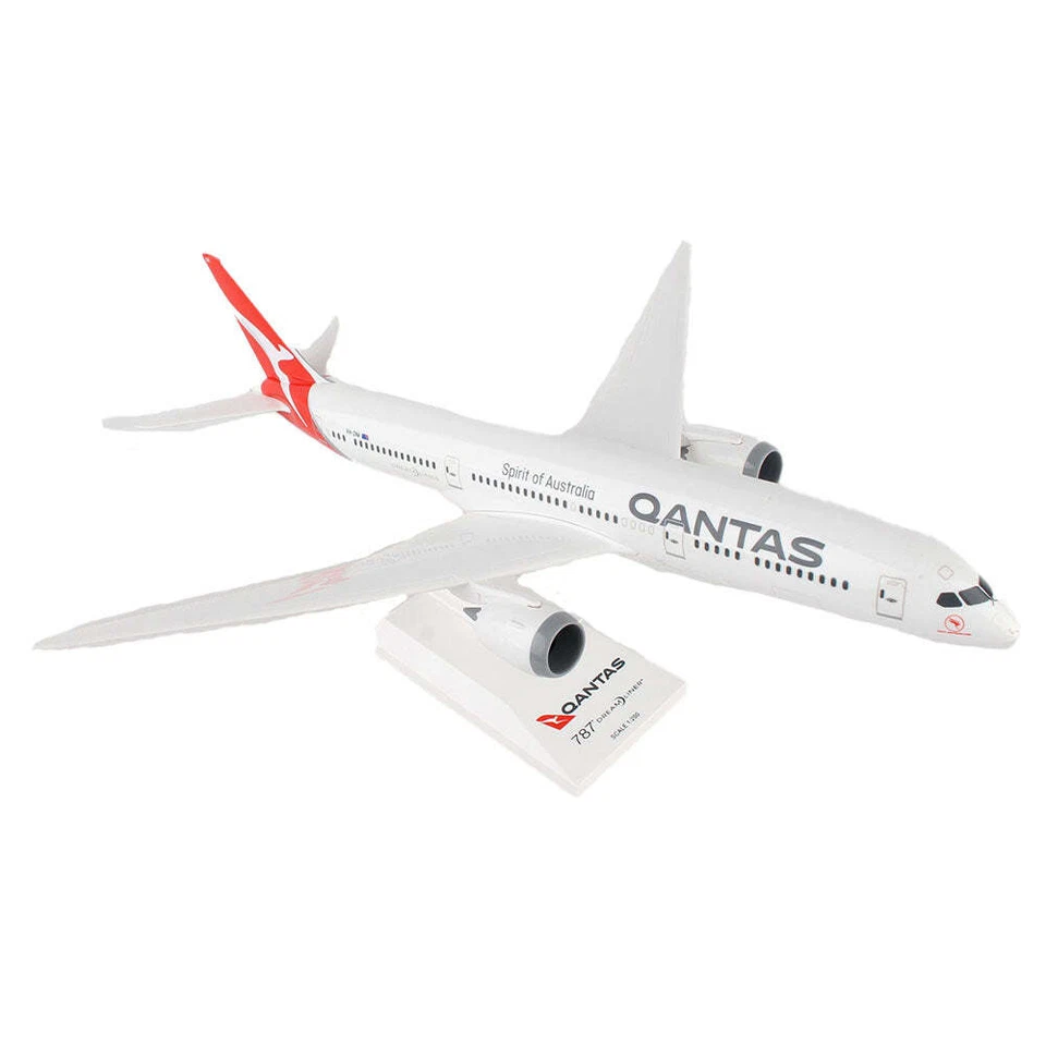 Skymarks Highly Detailed Qantas B787-9 New Livery 1/200 Scale Airplane Model - Image 1 of 1