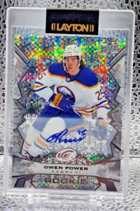 2023 UD ICE White Snowflake #122 Owen Power RC Auto SSP Group A – 1:1,114 - Picture 1 of 2