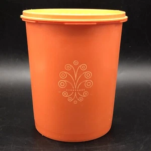 Vtg Tupperware Orange Servalier Canister #809 w Seal Lid 8 Cups 2 Quarts USA - Picture 1 of 10