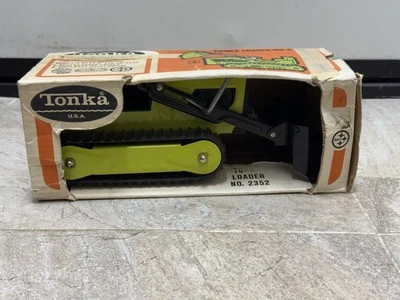 Vintage 1975 TONKA Loader T-6 No. 2352 Original Box - Nice Truck Is Mint - Image 1 of 4