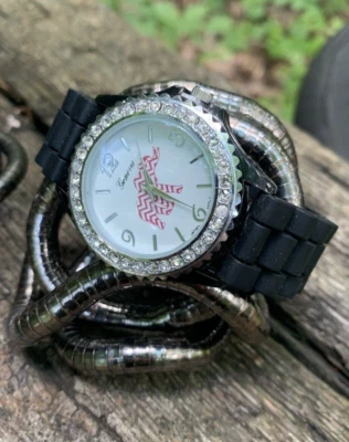 Reloj para mujer Geneva esfera elefante roja arte gemelado/gelatina negra silicona  Foto 1 de 4