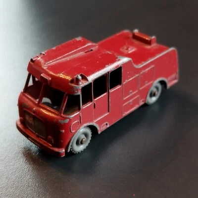 Matchbox Lesney  Regular Wheels 1-75 . No 9 from 1955. Merriweather Fire Engine. - Image 1 of 4