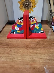 Vintage Red Circus Clown Bookends Hand Painted Wooden Childs Shelf Decor - Picture 1 of 7