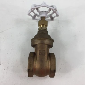 Milwaukee 1-1/2" NPT Gate Valve 300 WOG - Picture 1 of 10