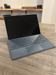 Microsoft Surface Pro 4 i7- 256GB with keyboard and power cord - Picture 1 of 4