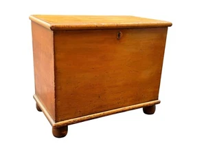 Antique primitive small dovetailed soft wood wood box country old paint refinish - Picture 1 of 23