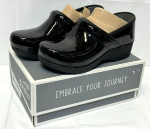 Dansko Women's XP 2.0 Patent Leather Black Clog Size 39 (8.5-9 US) - Picture 1 of 10