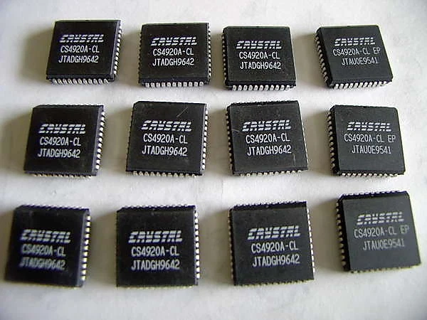 CS4920A-CL   Multi-Standard Audio Decoder - DAC  PLCC44  CRYSTAL - Image 1 of 1