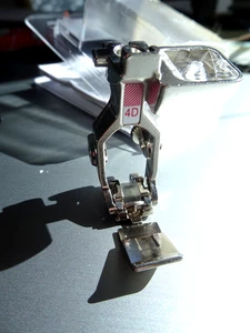BERNINA ZIPPER FOOT DUAL FEED 4D-NEW IN BOX - Picture 1 of 6