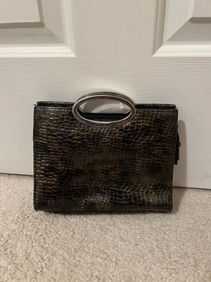 Bolso sin asas marrón con estampado de serpiente Foto 1 de 4