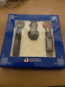 Copa Mundial de la FIFA 2002 Corea Japón 3 llaves llavero madera raro con caja como nuevo - Imagen 1 de 5