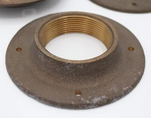 1x Cast Bronze Marine Grade 2" Inch Threaded Deck Flange with 4-5/8" Base READ - Picture 1 of 5