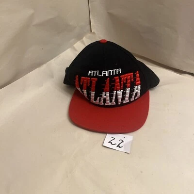 Gorra Atlanta Heat Era NBA Snapback Color Negro y Rojo Marca MEGA Foto 1 de 4