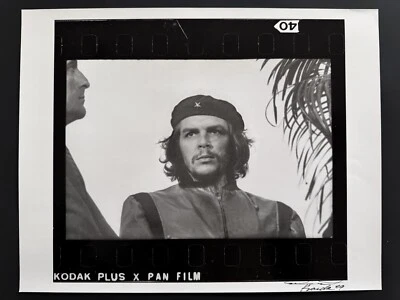 Che Guevara - Fotografía icónica de 1960 de Alberto Korda (impresión firmada) Foto 1 de 4