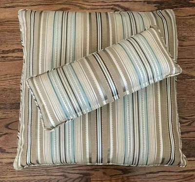 Set of 2 Ethan Allen Custom Made Decorator Pillows - Great Quality and Design  - Image 1 of 2