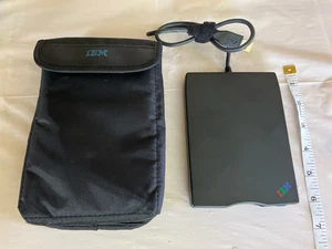 IBM Thinkpad Portable External USB 1.44 MB 3.5” Portable Diskette Drive - Bild 1 von 3