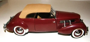 1937 Cord 812 Phaeton in 1:24 scale by Franklin Mint - Picture 1 of 3