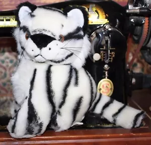 7" small King Pizzazz Plush White Tiger Stuffed Animal - Picture 1 of 5