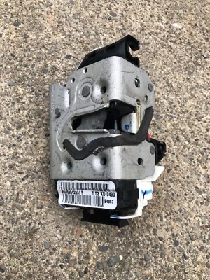 Dodge Ram 1500 2500 3500 2009-2024 OEM pestillo de puerta delantera derecha 4589422AI Foto 1 de 4