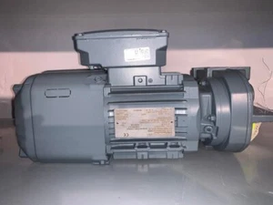MOTOREDUKTOR SEW EURODRIVE FA27 DRN80KM4/BE05 - Foto 1 di 10