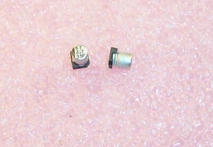 Menge (100) 4,7uf 35V 4x5,5mm SMD ELEKTROLYTKONDENSATOREN NACE4R7M35V4X5,5TR13 NIC - Bild 1 von 2
