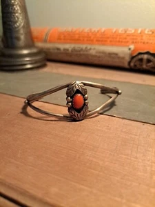 Vintage Navaho Silber Manschette Korallenarmband 12 Gramm - Bild 1 von 6