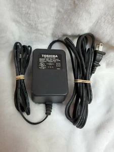 TOSHIBA AD-121ADT Adattatore CA OEM 12VDC 1A 0401 - Foto 1 di 3