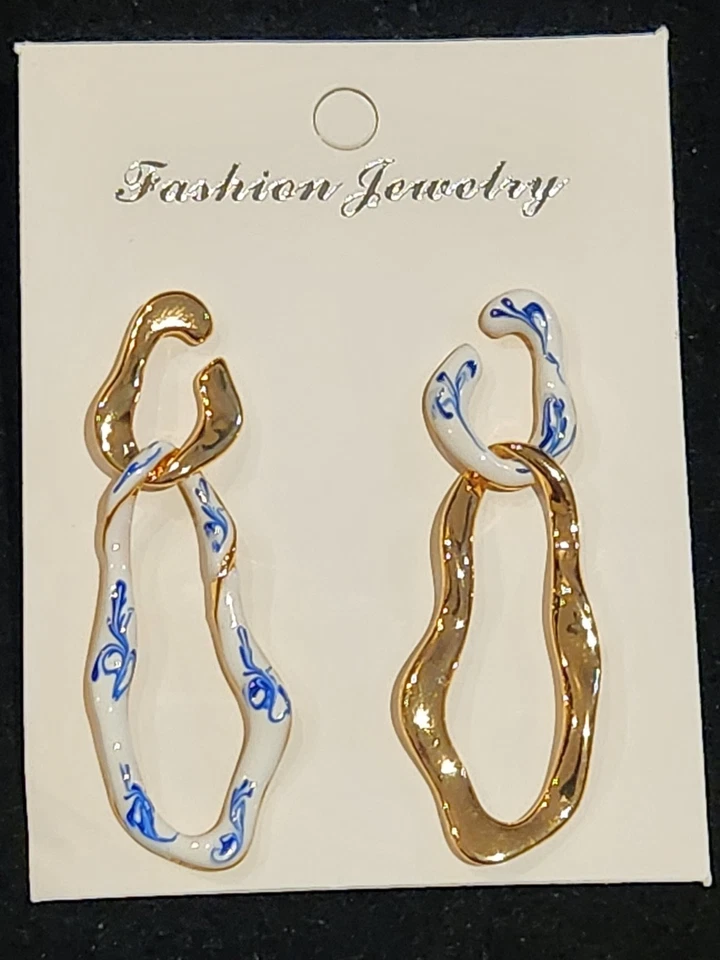 NUEVO CON ETIQUETAS Pendientes Largos Colgantes Metálicos Esmalte Porcelana Azul Blanco Retro Tono Dorado Foto 1 de 4