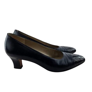 Zapatos de salón Salvatore Ferragamo para mujer 7 B azul marino charol puntera Italia - Imagen 1 de 12