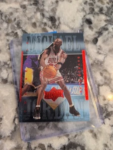 Michael Jordan vs Kobe Bryant 1999-00 Upper Deck Athlete Of The Century #25 - Picture 1 of 12